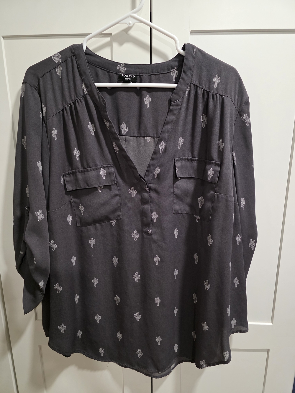 torrid Charcoal Gray Cactus-Print V-Neck Blouse